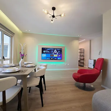 Sky Penthouse-blloku * Tirana