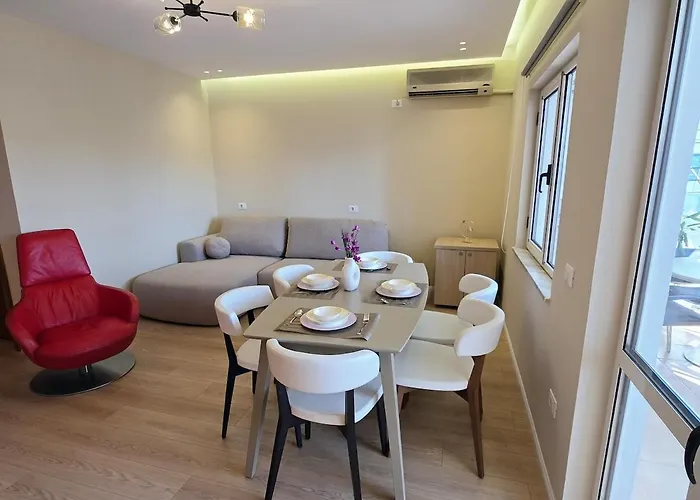 شقة Sky Penthouse-blloku تيرانا