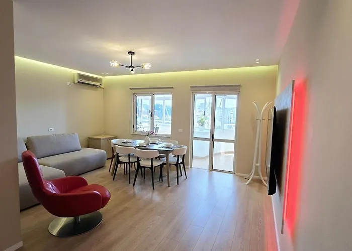 Sky Penthouse-blloku شقة *